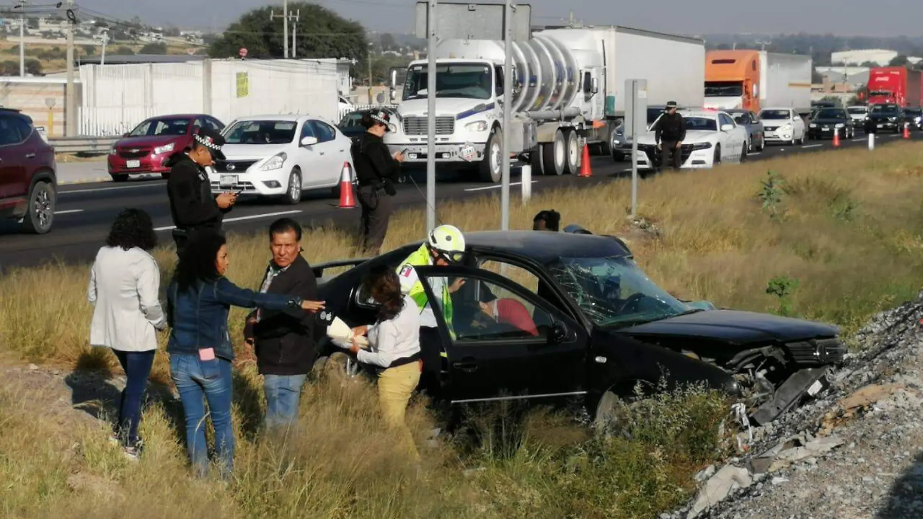 Tráiler aventó carro